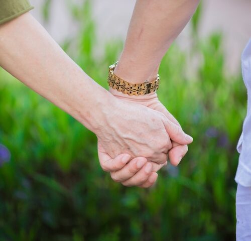 「ときめき」が「ため息」に…変化した夫の体臭。汗と洗濯に向き合い続けた妻が実感した30年の絆【体験談】